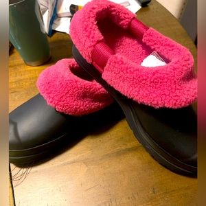 NIB⭐️Hunter Play Sherpa insulated clogs💕💗Size 7